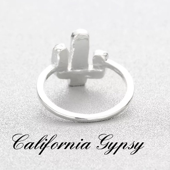Cactus Rhinestone Ring🌵 - Picture 3 of 5